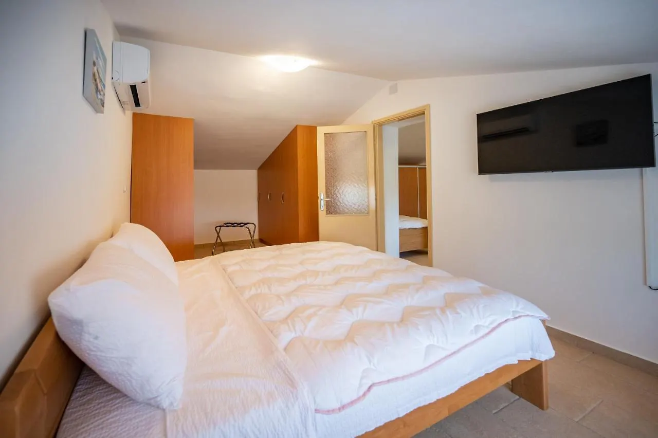 Apartman Vito Pomer 0*,  Croatia