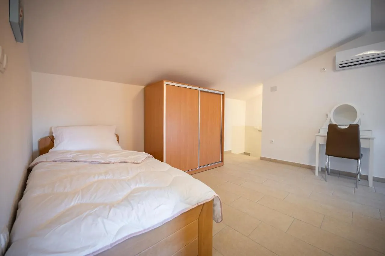 Apartman Vito Pomer 0*,